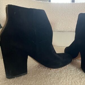 Nine west black bootie’s